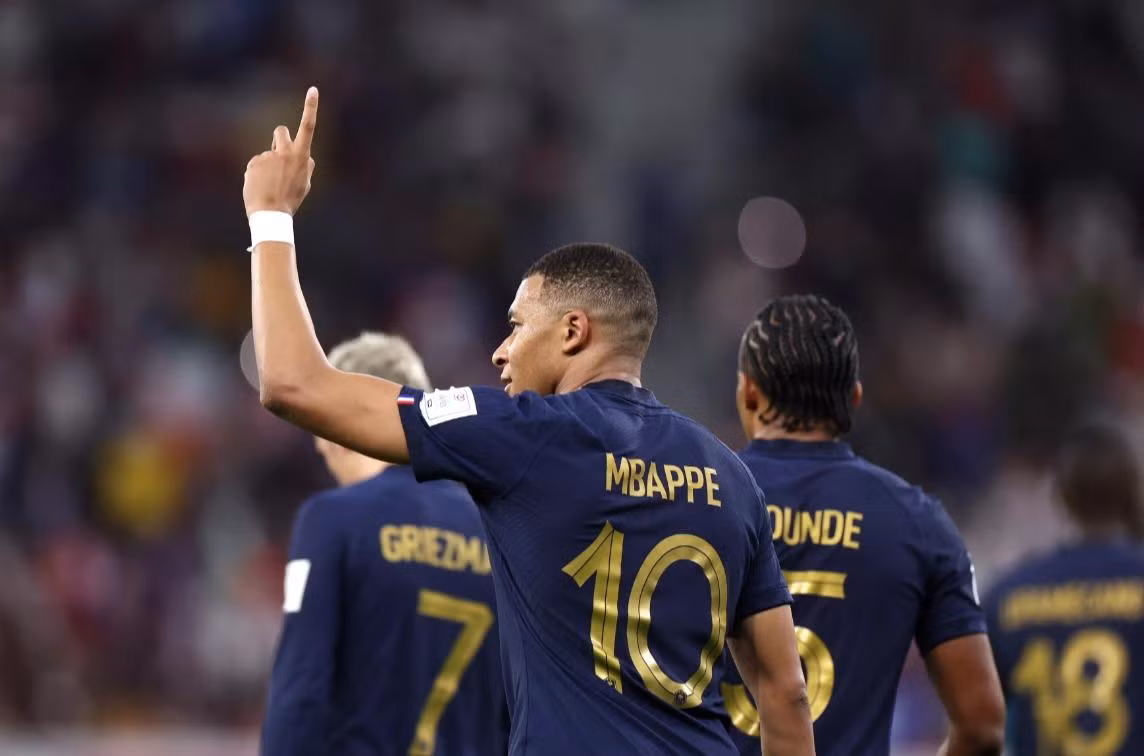Mbappe có trận đấu ấn tượng khi lập cú đúp và góp 1 pha kiến tạo. (Ảnh: FIFA)