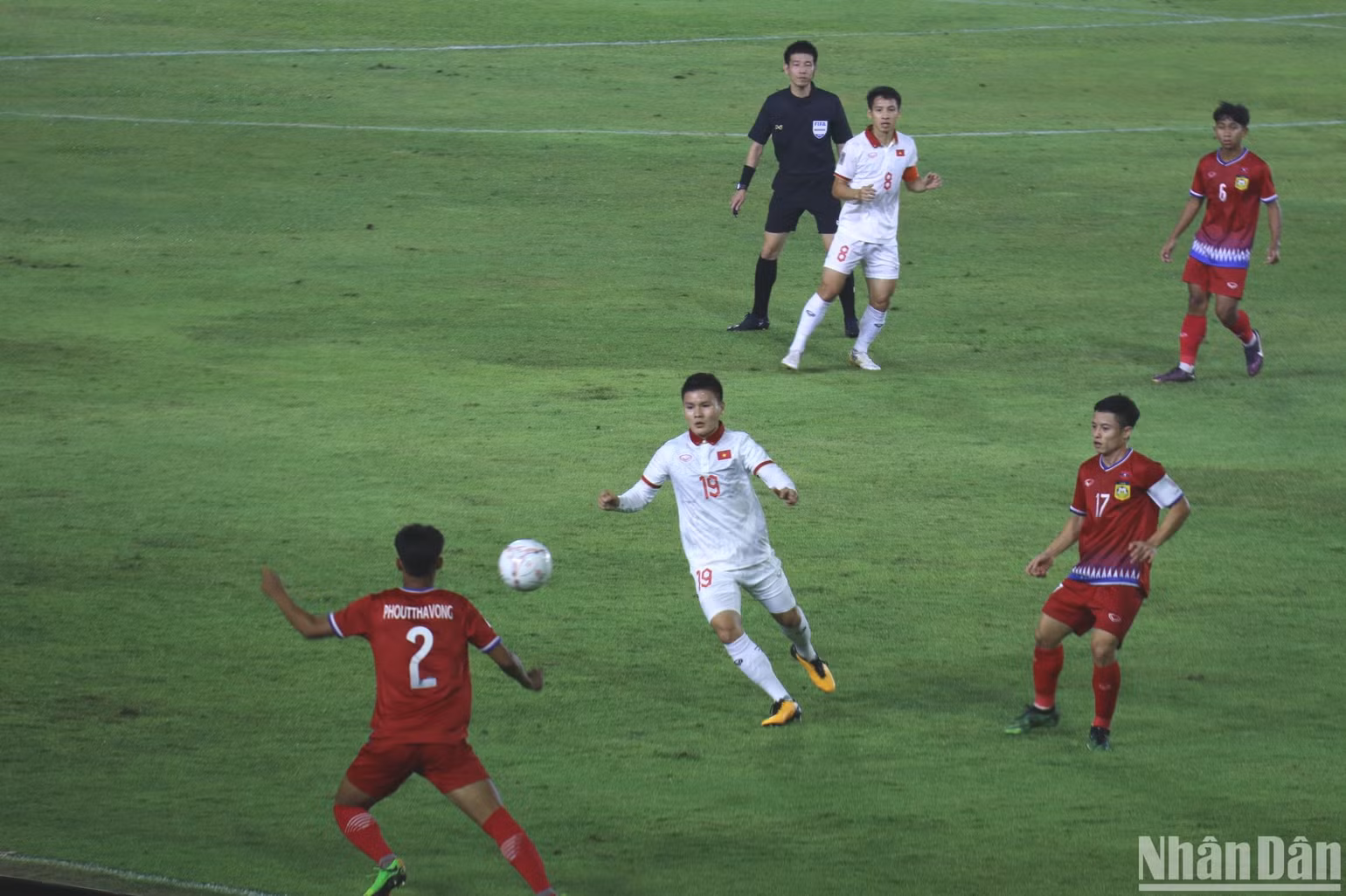Đội tuyển Việt Nam thắng dễ dàng trước Lào để đứng đầu bảng B tại AFF Cup 2022. (Ảnh: TRỊNH DŨNG) Đội tuyển Việt Nam thắng dễ dàng trước Lào để đứng đầu bảng B tại AFF Cup 2022. (Ảnh: TRỊNH DŨNG)