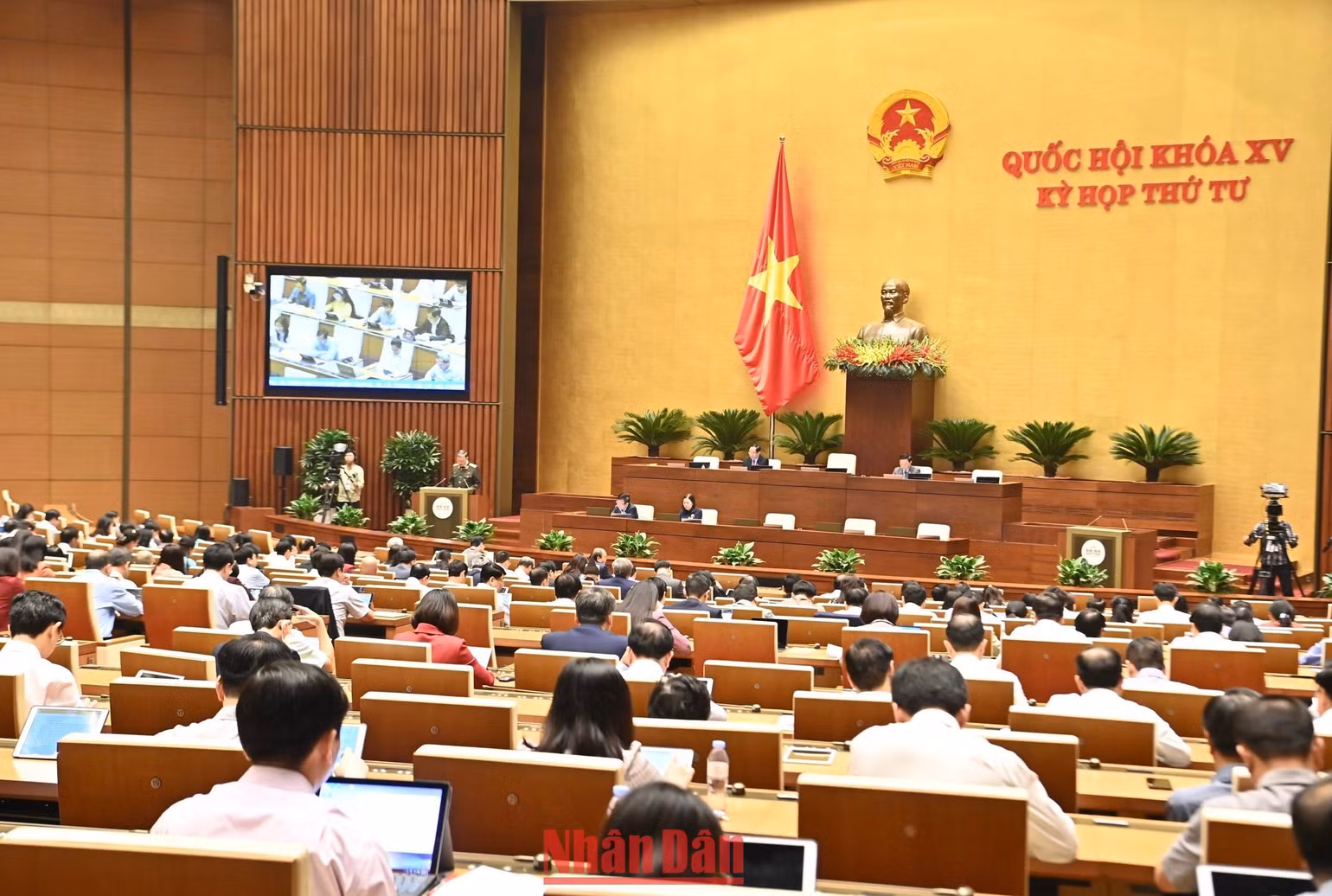 Quang cảnh phiên họp của Quốc hội chiều 8/11. (Ảnh: ĐĂNG KHOA)