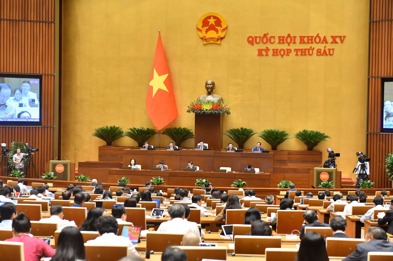 Quang cảnh phiên chất vấn của Quốc hội sáng 7/11. (Ảnh: ĐĂNG KHOA)
