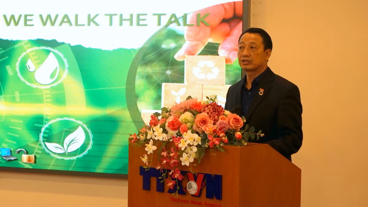 Phó Chủ tịch Liên đoàn Thương mại và Công nghiệp Việt Nam Nguyễn Quang Vinh phát biểu. (Ảnh: TRUNG HƯNG)