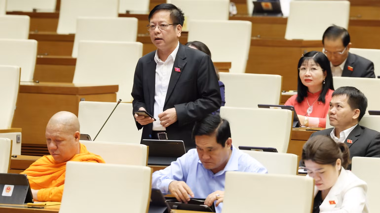 Đại biểu Nguyễn Trường Giang (Đắk Nông) phát biểu. (Ảnh: DUY LINH)