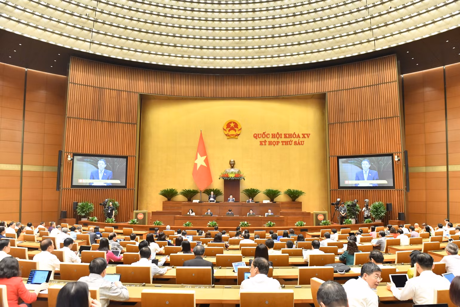 Quang cảnh phiên họp của Quốc hội về dự thảo Luật Đất đai (sửa đổi). (Ảnh: ĐĂNG KHOA)
