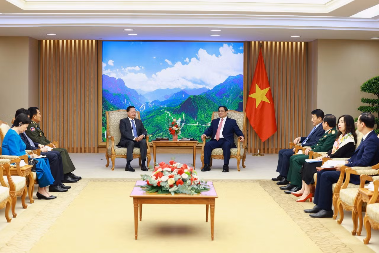 Quang cảnh buổi tiếp. Quang cảnh buổi tiếp.