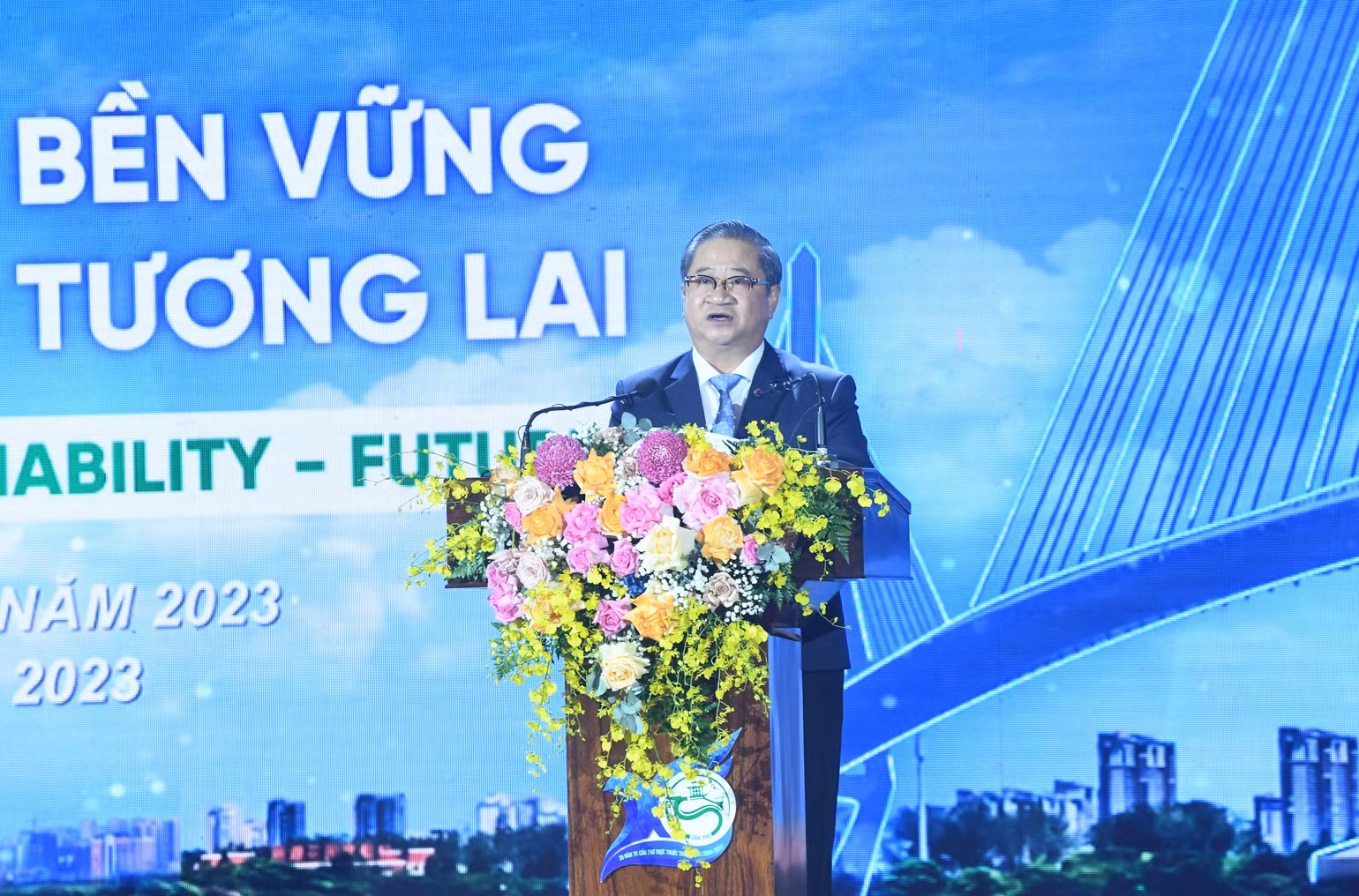 Chủ tịch Ủy ban nhân dân thành phố Cần Thơ Trần Việt Trường phát biểu khai mạc hội nghị. Chủ tịch Ủy ban nhân dân thành phố Cần Thơ Trần Việt Trường phát biểu khai mạc hội nghị.