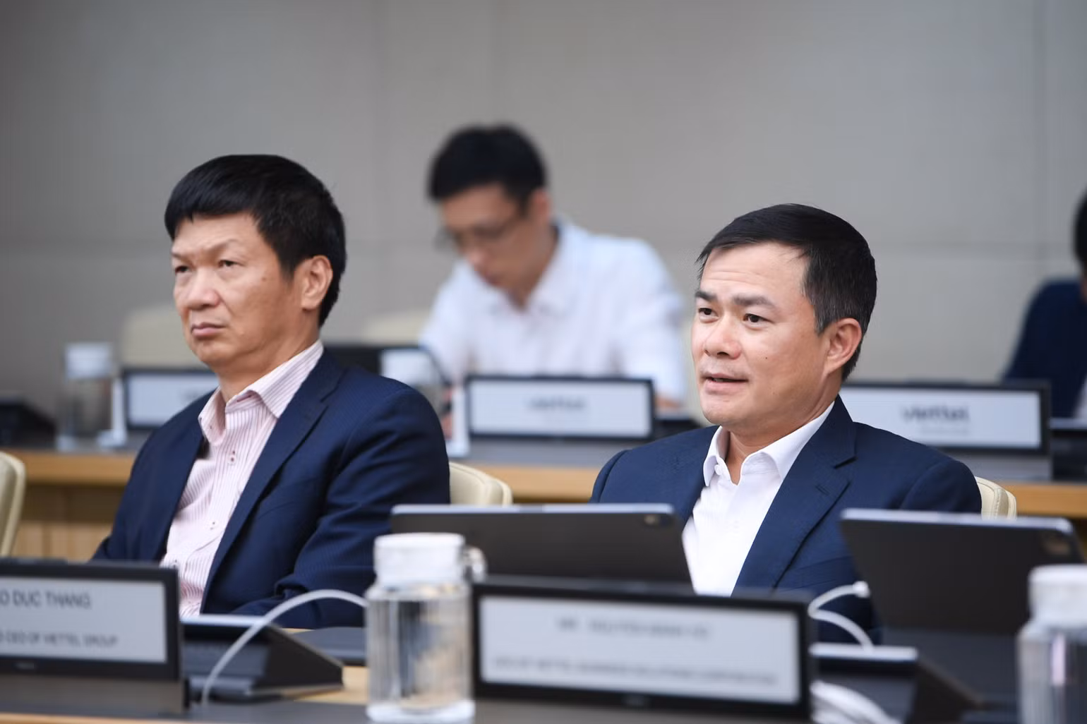 Lãnh đạo Tập đoàn Viettel tại buổi ký kết. Lãnh đạo Tập đoàn Viettel tại buổi ký kết.