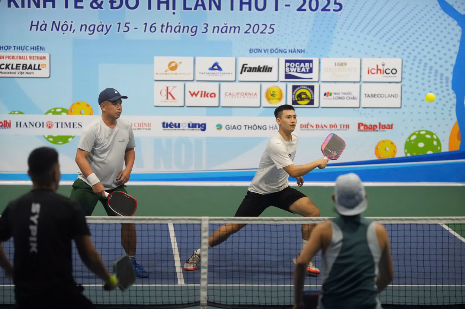 Trận chung kết đôi nam mở rộng diễn ra hấp dẫn với ngôi vô địch thuộc về bộ đôi Tạ Hồng Dũng - Trần Anh Tú.