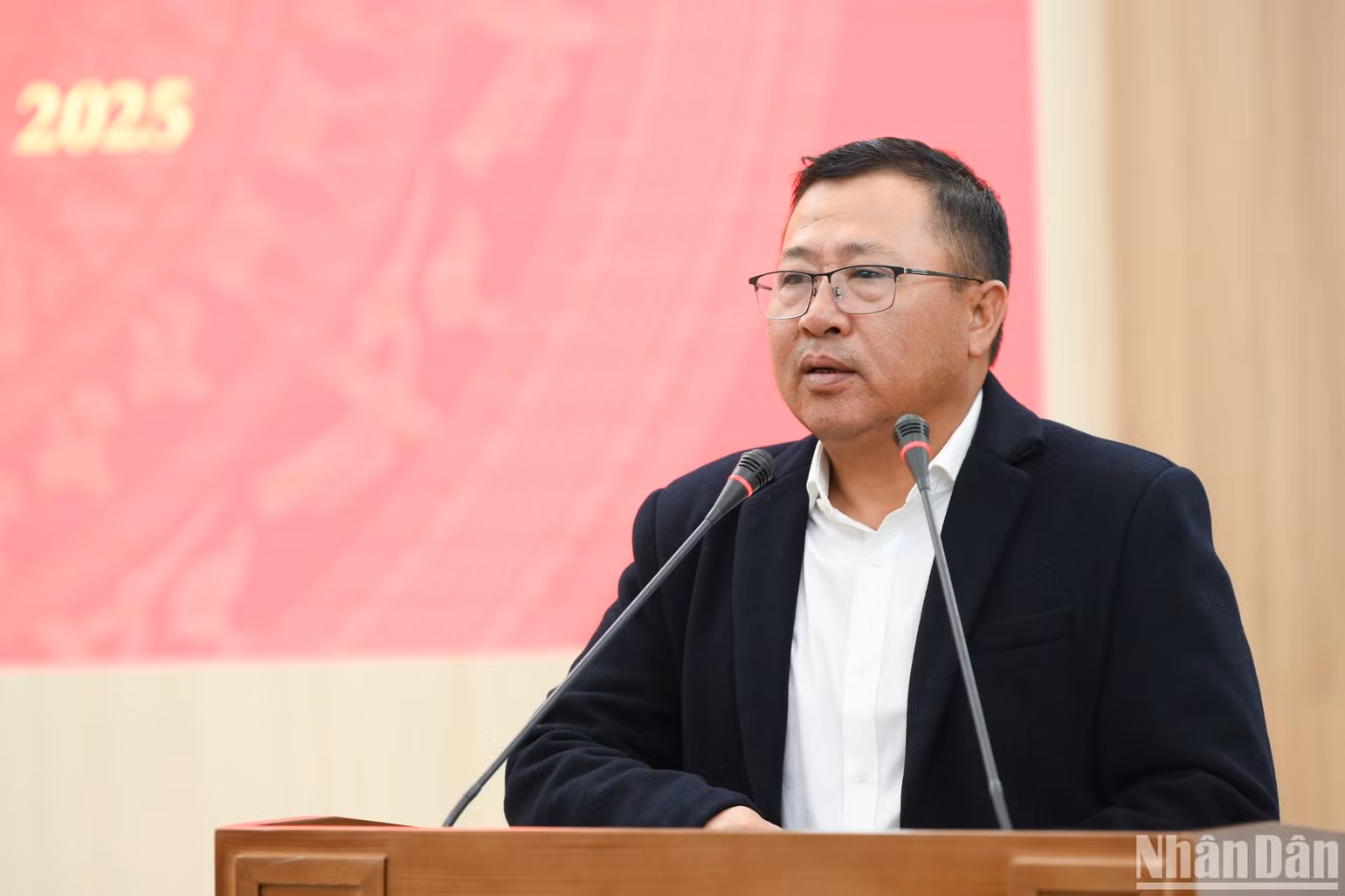 Đồng chí Lê Nam Tư - Trưởng cơ quan đại diện Báo Nhân Dân tại khu vực phía nam phát biểu tại hội nghị. (Ảnh: THẾ ĐẠI)