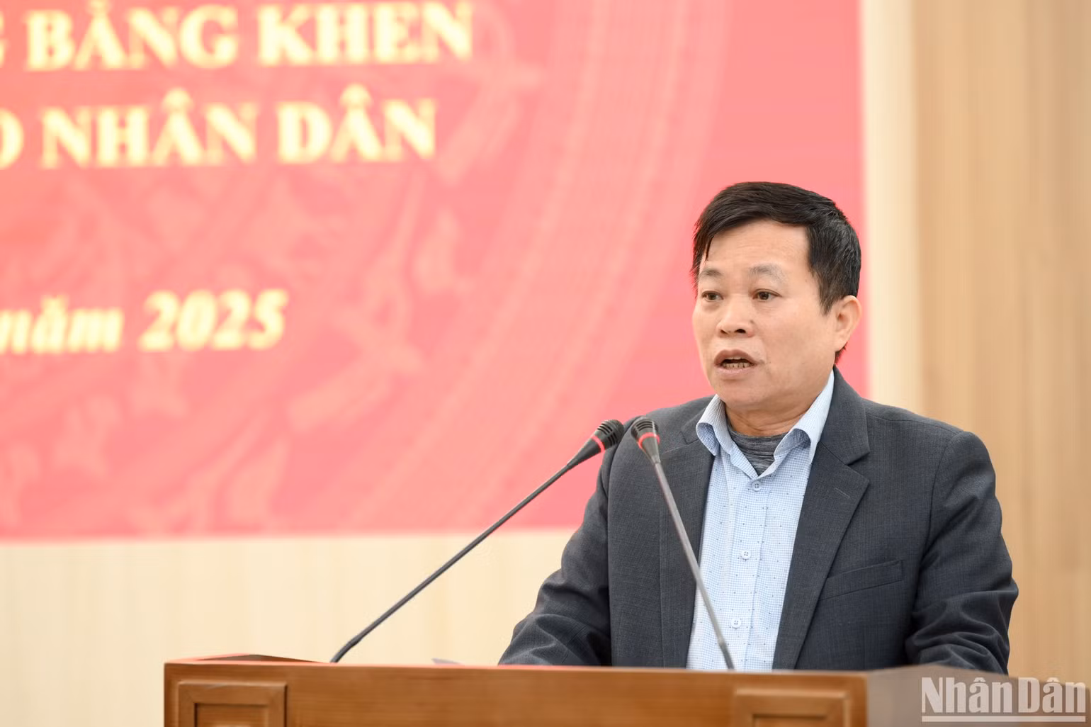 Đồng chí Trần Văn Quyết - nguyên Phó Trưởng Ban Chính trị-Ngoại giao phát biểu tại hội nghị. (Ảnh: THẾ ĐẠI)