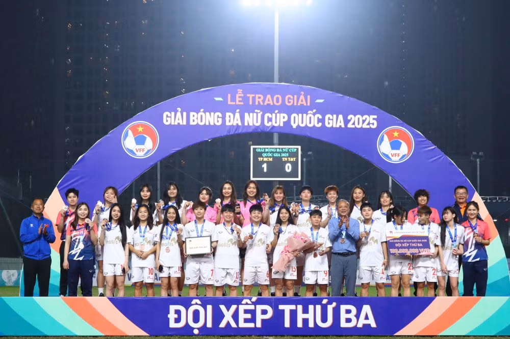 Phong Phú Hà Nam xếp thứ ba tại Cúp Quốc gia nữ 2025. (Ảnh: VFF) Phong Phú Hà Nam xếp thứ ba tại Cúp Quốc gia nữ 2025. (Ảnh: VFF)
