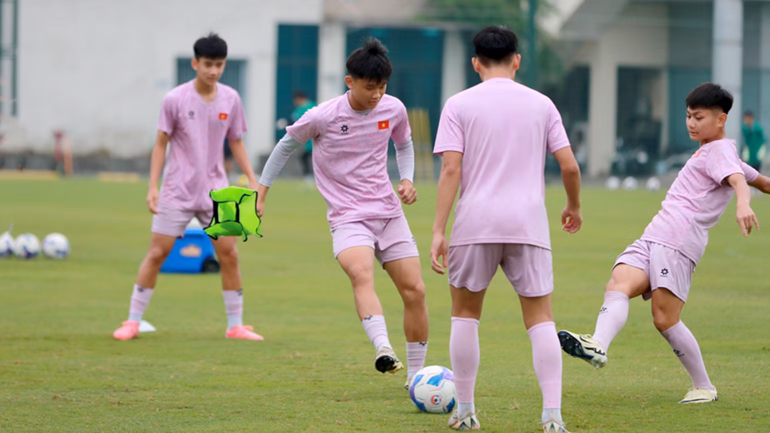 Các tuyển thủ U16 Việt Nam tập luyện trước thềm giải bóng đá U16 quốc tế CFA Team China 2025. (Ảnh: VFF) Các tuyển thủ U16 Việt Nam tập luyện trước thềm giải bóng đá U16 quốc tế CFA Team China 2025. (Ảnh: VFF)