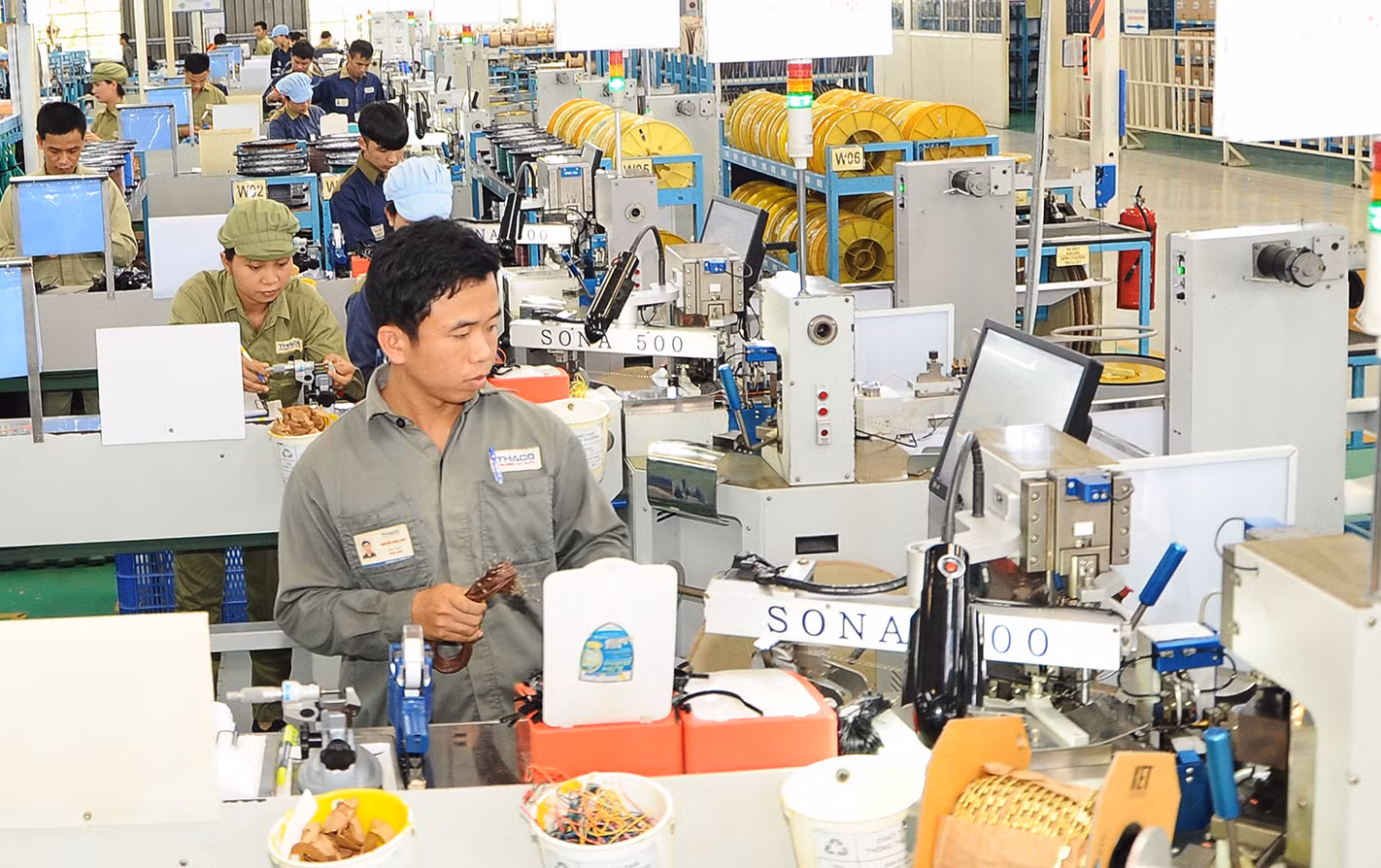 Sản xuất công nghiệp tháng 4 tiếp tục xu hướng tăng trưởng. Ảnh: NAM HẢI