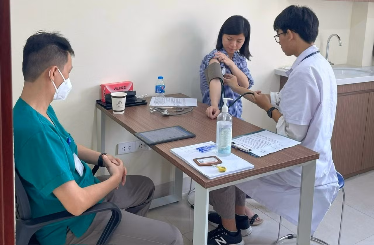 Buổi thi chạy trạm với bệnh nhân đóng thế của sinh viên Trường đại học Y Hà Nội Buổi thi chạy trạm với bệnh nhân đóng thế của sinh viên Trường đại học Y Hà Nội