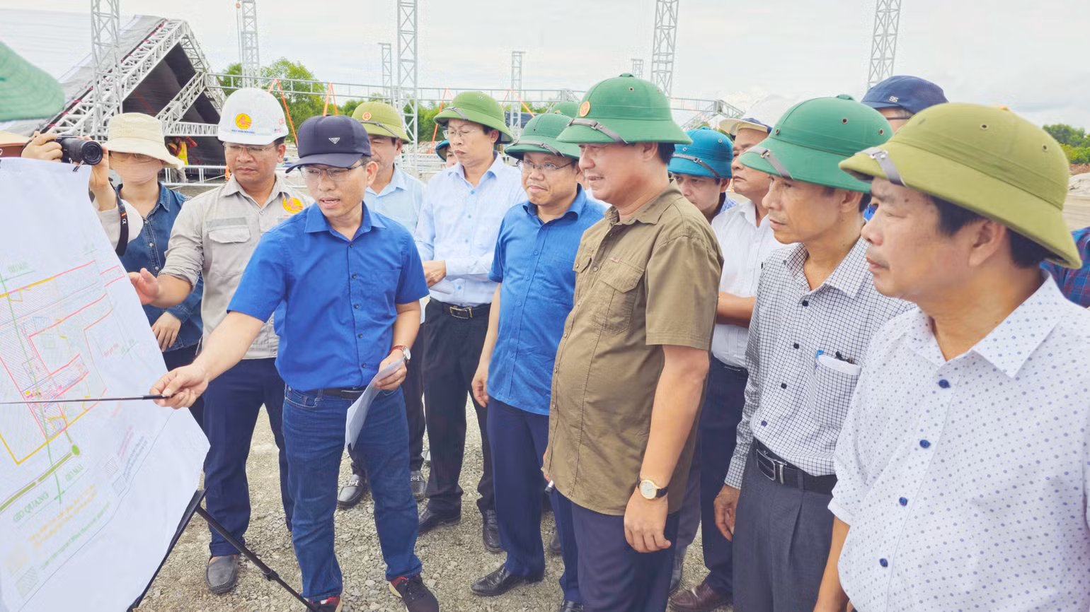 Lãnh đạo tỉnh Quảng Trị kiểm tra công tác giải phóng mặt bằng Dự án Cảng hàng không Quảng Trị.