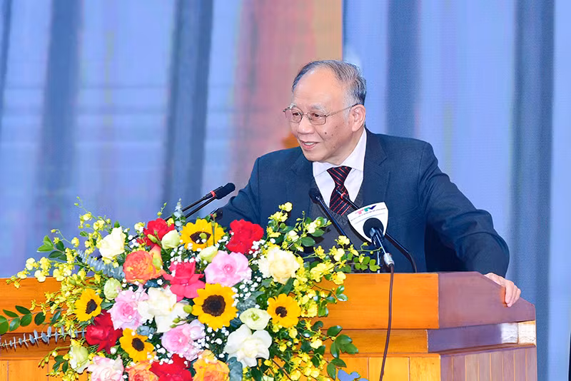 Giáo sư, Tiến sĩ Hoàng Chí Bảo kể chuyện về Bác Hồ tại một Hội nghị ở Tuyên Quang. Giáo sư, Tiến sĩ Hoàng Chí Bảo kể chuyện về Bác Hồ tại một Hội nghị ở Tuyên Quang.