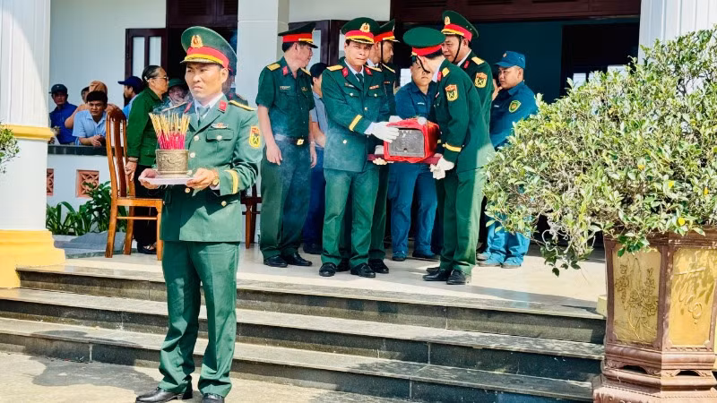 Lễ truy điệu và an táng được thực hiện trang trọng, chu đáo, theo đúng nghi thức và quy định của nhà nước.