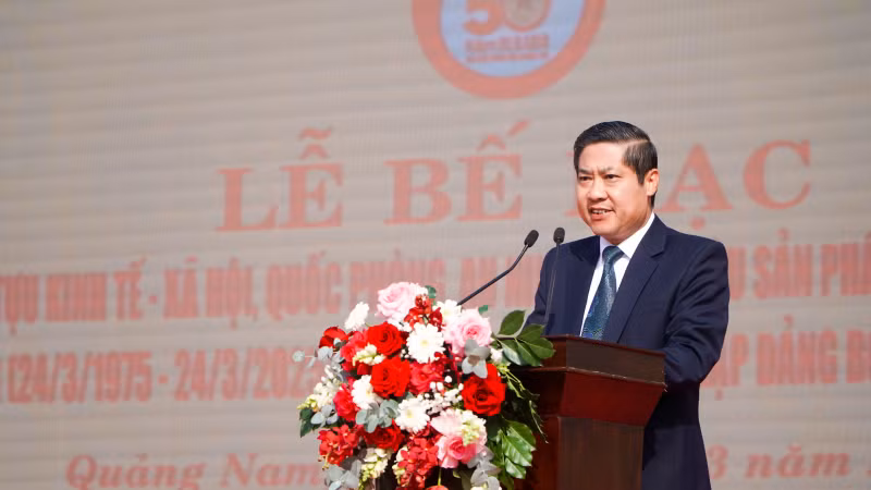 Phó Chủ tịch Thường trực Uỷ ban nhân dân tỉnh Quảng Nam Phan Thái Bình phát biểu tại lễ bế mạc triển lãm.