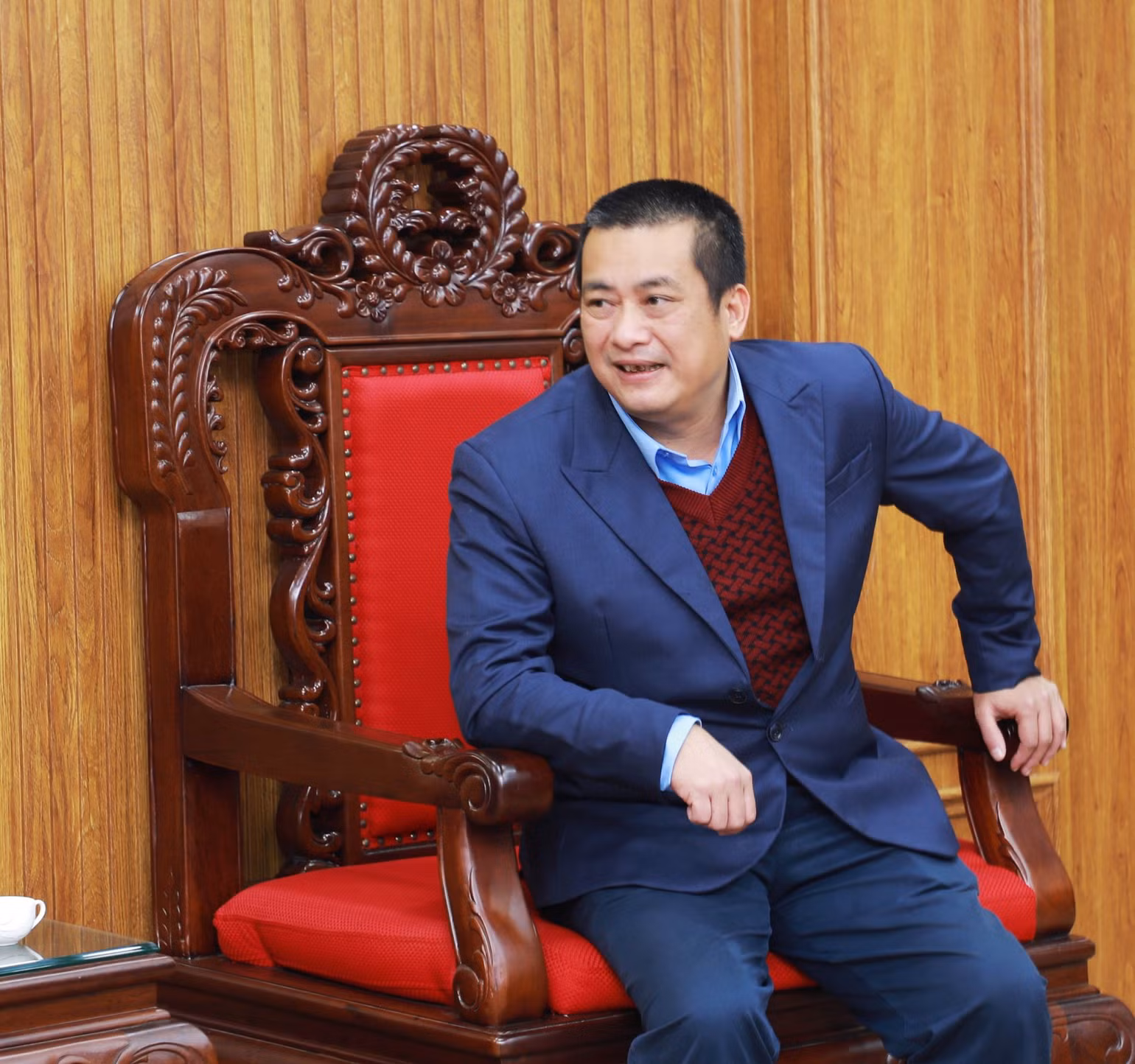 Nhà văn Nguyễn Xuân Tuấn, Chủ tịch Viện Khoa học Giáo dục và Môi trường, Nhà sáng lập Sàn Văn hóa Học và Đọc Việt Nam, chia sẻ về Dự án sách "Thuật bút Xuân Cầu". Nhà văn Nguyễn Xuân Tuấn, Chủ tịch Viện Khoa học Giáo dục và Môi trường, Nhà sáng lập Sàn Văn hóa Học và Đọc Việt Nam, chia sẻ về Dự án sách "Thuật bút Xuân Cầu".