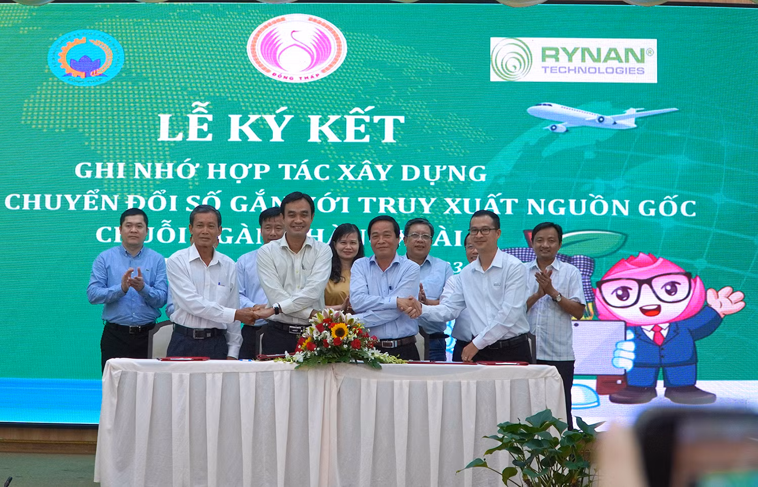 Ký kết ghi nhớ hợp tác mô hình chuyển đổi số gắn với truy xuất nguồn gốc chuỗi ngành hàng xoài.