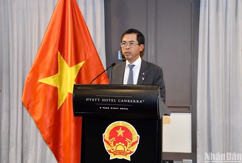 Đại sứ Việt Nam tại Australia Phạm Hùng Tâm phát biểu ý kiến tại sự kiện. Đại sứ Việt Nam tại Australia Phạm Hùng Tâm phát biểu ý kiến tại sự kiện.