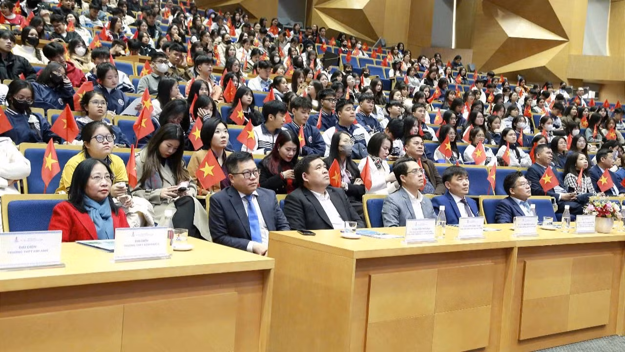 Ban lãnh đạo Học viện, lãnh đạo các phòng ban, khoa, viện, trung tâm tham dự sự kiện.