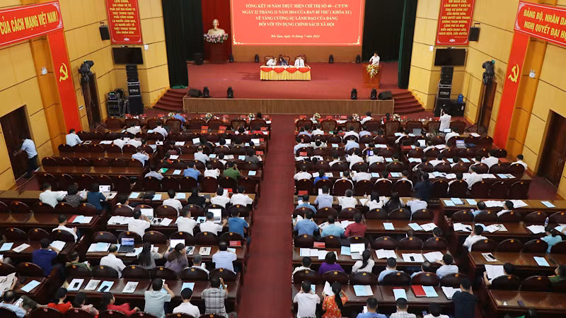 Hội nghị có sự tham gia đông đảo đại biểu của các huyện, thành phố. (Ảnh: TUẤN SƠN)