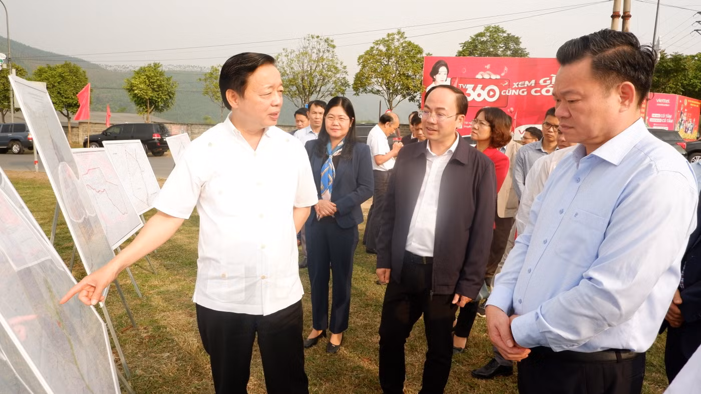 Phó Thủ tướng Chính phủ Trần Hồng Hà kiểm tra, chỉ đạo tại Khu công nghiệp Thanh Bình. (Ảnh: PHƯƠNG THẢO) Phó Thủ tướng Chính phủ Trần Hồng Hà kiểm tra, chỉ đạo tại Khu công nghiệp Thanh Bình. (Ảnh: PHƯƠNG THẢO)