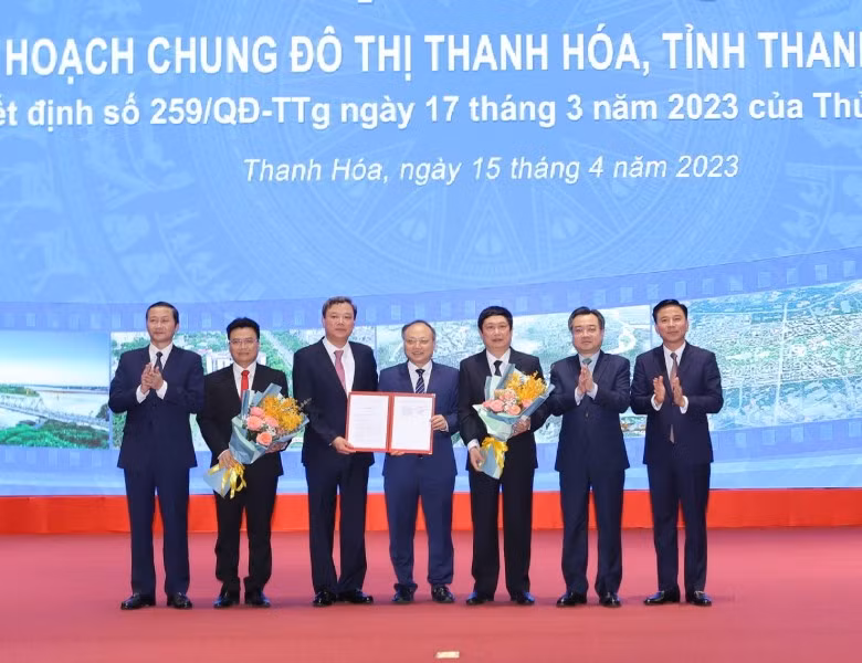 Thành phố Thanh Hóa đón nhận quyết định phê duyệt đồ án quy hoạch chung. Thành phố Thanh Hóa đón nhận quyết định phê duyệt đồ án quy hoạch chung.