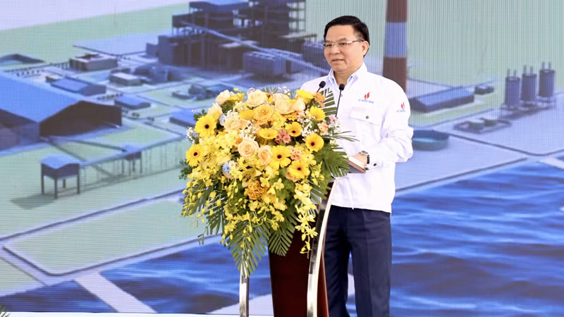 Chủ tịch Hội đồng thành viên Petrovietnam Lê Mạnh Hùng phát biểu tại buổi lễ.