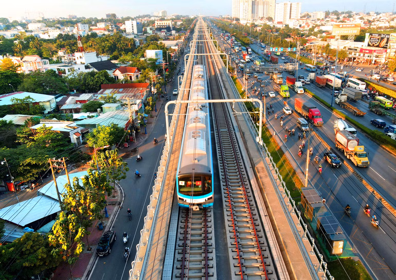 Tuyến Metro số 1 (Bến Thành - Suối Tiên) đã chạy thử nghiệm toàn tuyến dự kiến đưa vào vận hành năm 2024. Tuyến Metro số 1 (Bến Thành - Suối Tiên) đã chạy thử nghiệm toàn tuyến dự kiến đưa vào vận hành năm 2024.