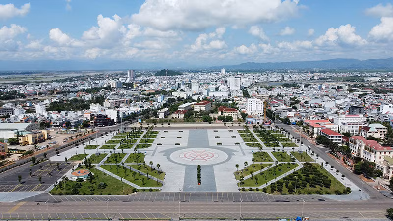 Một góc thành phố biển Tuy Hòa. Một góc thành phố biển Tuy Hòa.