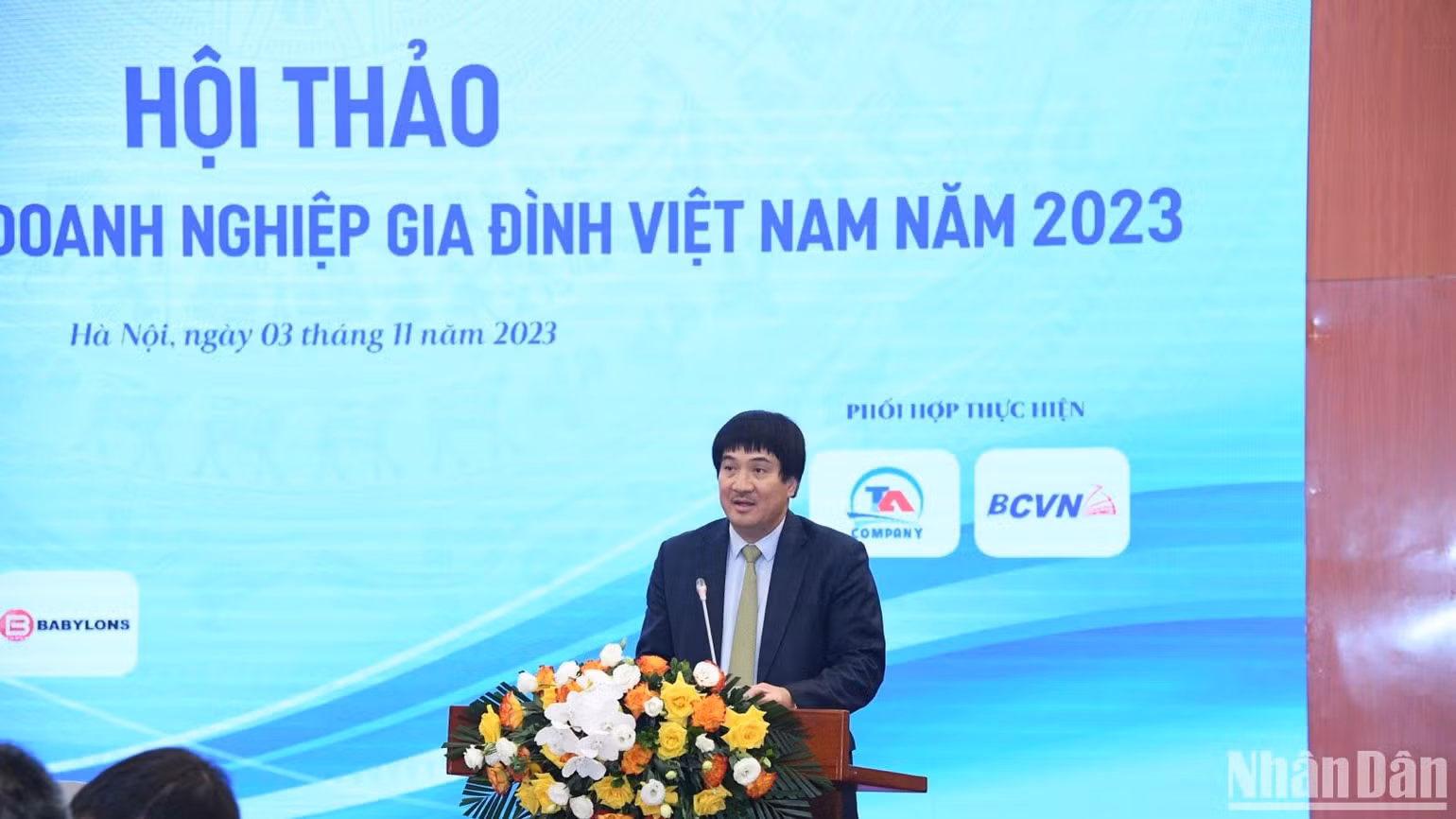 Chủ tịch Hội đồng Doanh nghiệp gia đình Việt Nam Phạm Đình Đoàn phát biểu tại Hội thảo. Chủ tịch Hội đồng Doanh nghiệp gia đình Việt Nam Phạm Đình Đoàn phát biểu tại Hội thảo.