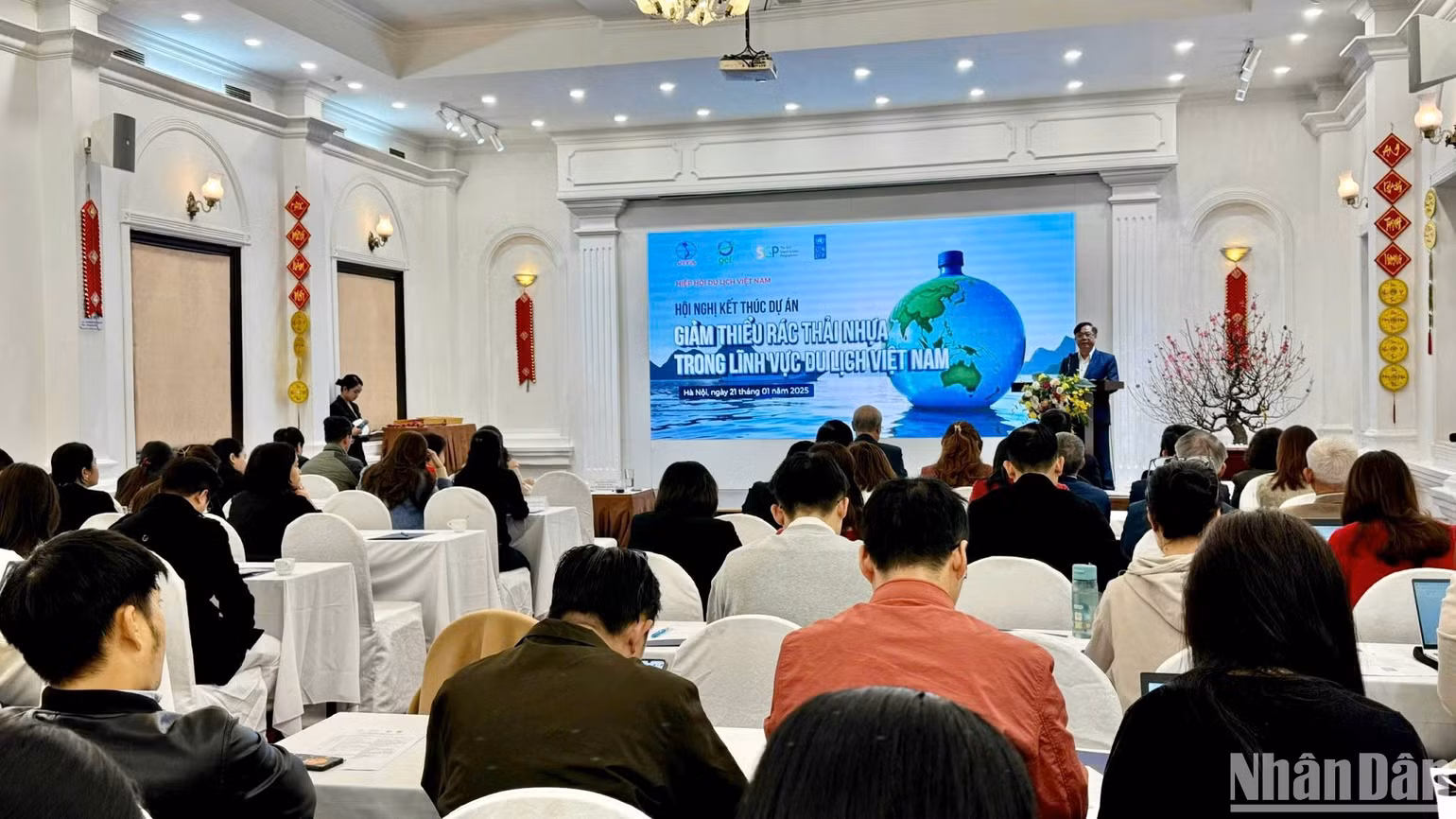 Quang cảnh diễn ra Hội nghị. Quang cảnh diễn ra Hội nghị.
