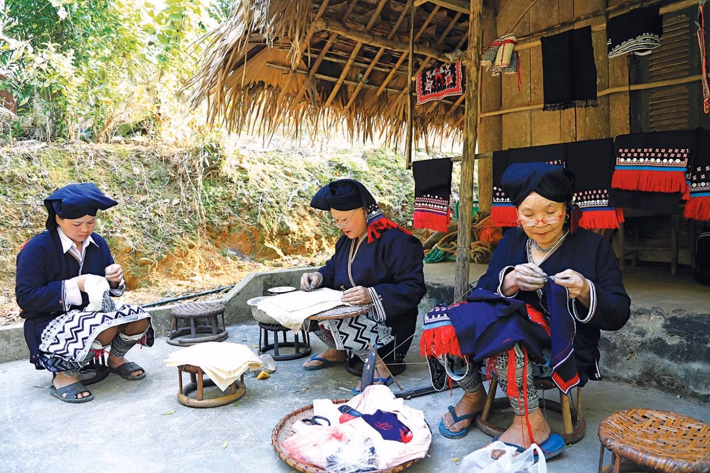Đây là dịp để huyện Đà Bắc, tỉnh Hòa Bình có cơ hội quảng bá những nét văn hóa đặc trưng của địa phương. Đây là dịp để huyện Đà Bắc, tỉnh Hòa Bình có cơ hội quảng bá những nét văn hóa đặc trưng của địa phương.