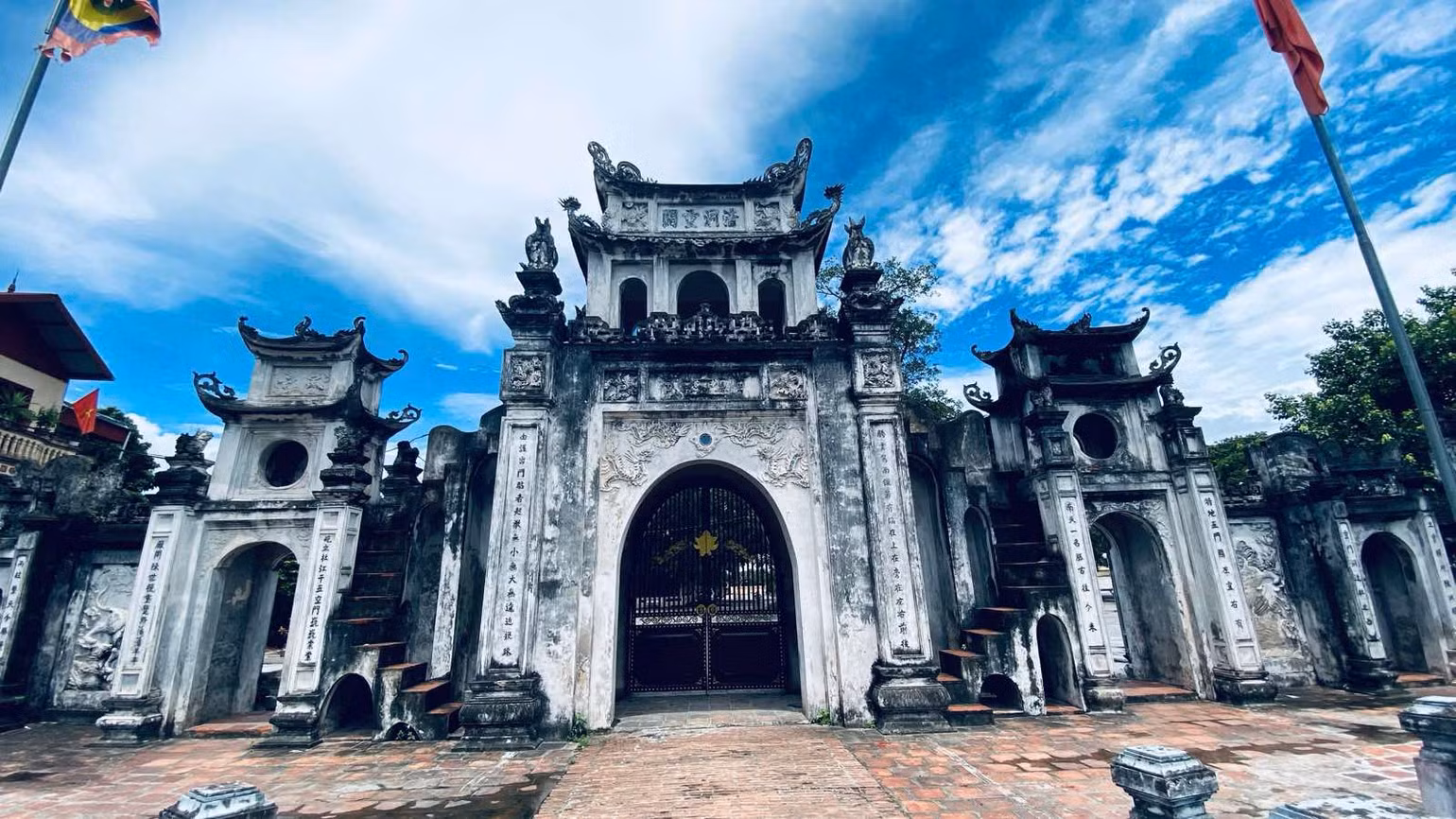 Cổng chùa Bối Khê.