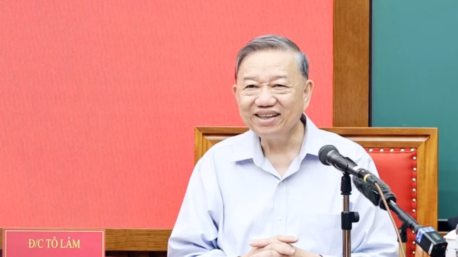 Tổng Bí thư Tô Lâm trao đổi với các học viên cán bộ quy hoạch Ủy viên Trung ương Đảng khóa 14 về kỷ nguyên mới - kỷ nguyên vươn mình của dân tộc. (Ảnh: TTXVN)