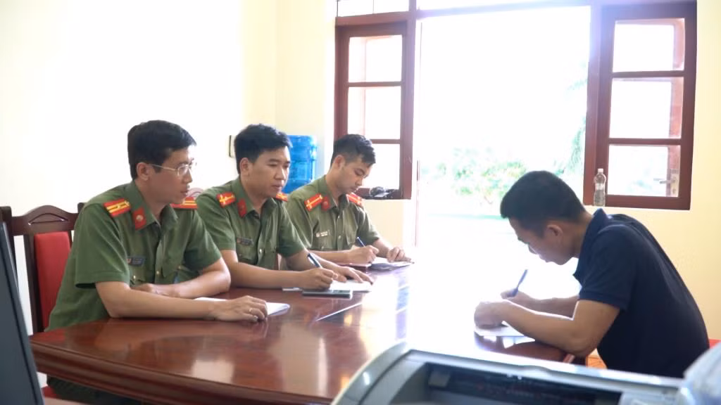 Đối tượng Đinh Văn Đức tại cơ quan Công an.