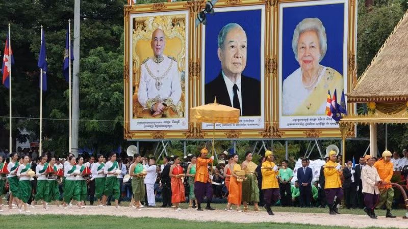 Đông đảo người dân có mặt tại buổi lễ. (Ảnh: Bộ Thông tin Campuchia) Đông đảo người dân có mặt tại buổi lễ. (Ảnh: Bộ Thông tin Campuchia)