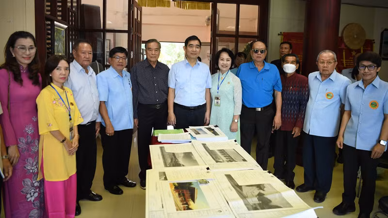 Việc thúc đẩy triển khai dự án mở rộng Khu di tích là minh chứng sống động cho nguyện vọng của kiều bào tại Thái Lan trong việc xây dựng, gìn giữ và phát triển các công trình tôn vinh Chủ tịch Hồ Chí Minh. (Ảnh: ĐINH TRƯỜNG) Việc thúc đẩy triển khai dự án mở rộng Khu di tích là minh chứng sống động cho nguyện vọng của kiều bào tại Thái Lan trong việc xây dựng, gìn giữ và phát triển các công trình tôn vinh Chủ tịch Hồ Chí Minh. (Ảnh: ĐINH TRƯỜNG)