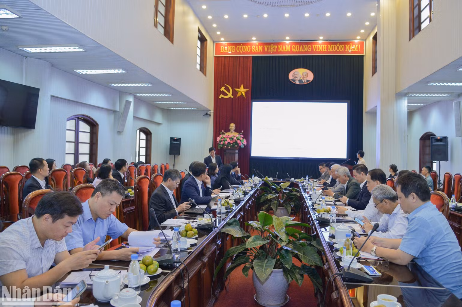 Toàn cảnh tọa đàm.