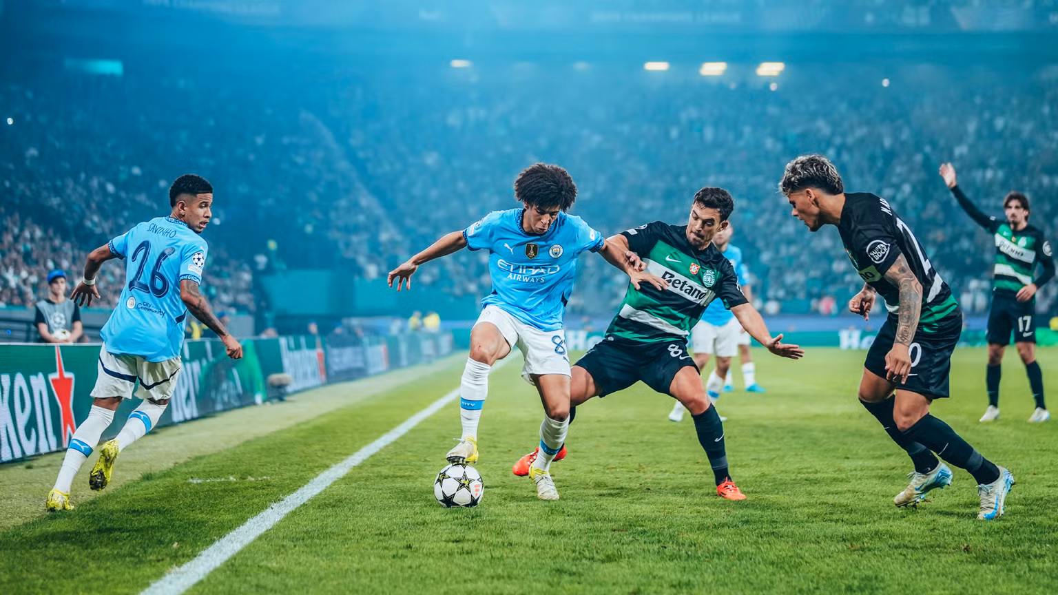 Man City để thua đậm tới bốn bàn trước Sporting CP. (Ảnh: ManchesterCity) Man City để thua đậm tới bốn bàn trước Sporting CP. (Ảnh: ManchesterCity)