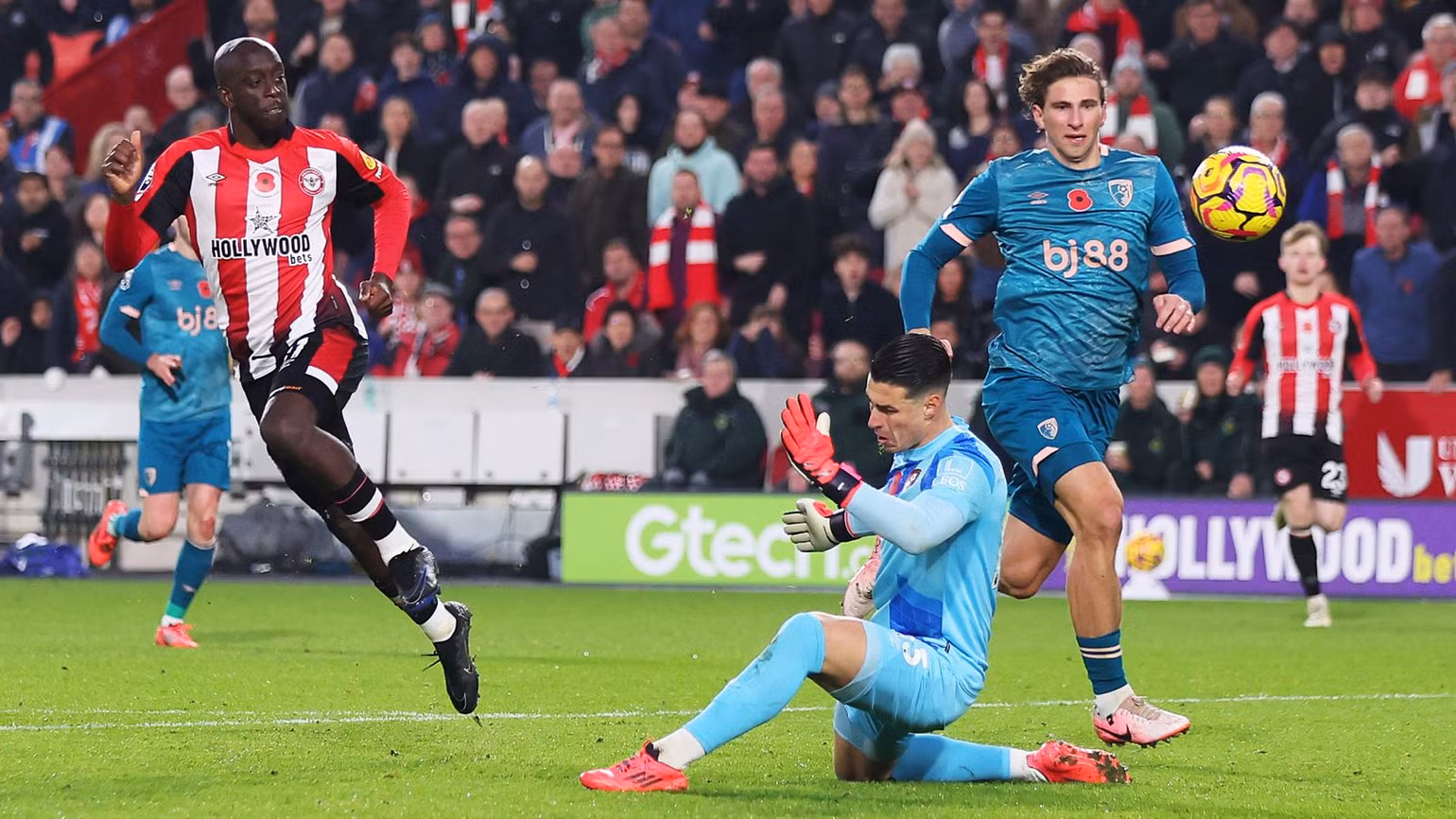 Wissa lập cú đúp giúp Brentford vượt qua Bournemouth. (Ảnh: SkySports)