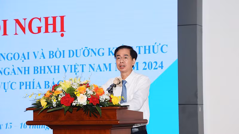 Phó Tổng Giám đốc Bảo hiểm xã hội Việt Nam Đào Việt Ánh phát biểu tại hội nghị.