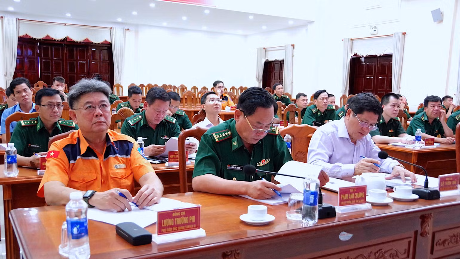 Các đại biểu tham gia hội nghị. Các đại biểu tham gia hội nghị.