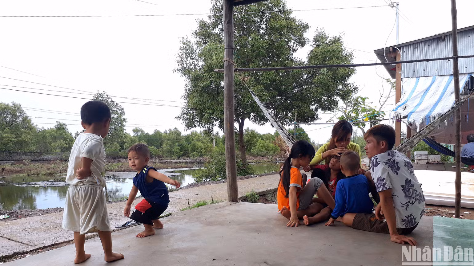 Cà Mau chủ động rà soát để có biện pháp hỗ trợ, không để học sinh nghỉ học vì hoàn cảnh khó khăn. Cà Mau chủ động rà soát để có biện pháp hỗ trợ, không để học sinh nghỉ học vì hoàn cảnh khó khăn.