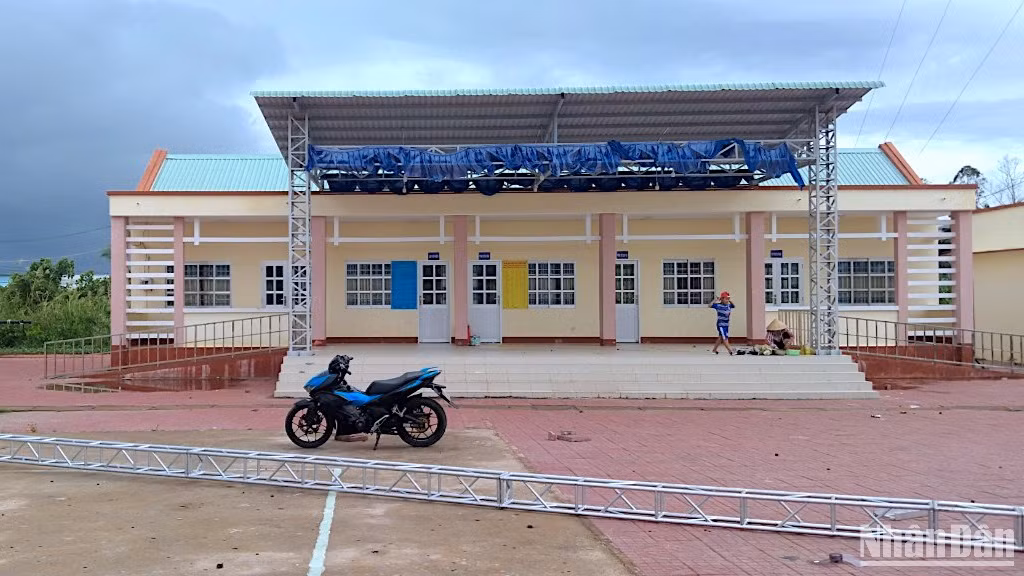 Việc bồi thường, giải phóng mặt bằng… được đề cập trong clip phục vụ công trình xây dựng Trung tâm văn hóa thể thao xã Phú Tân, huyện Phú Tân, tỉnh Cà Mau.
