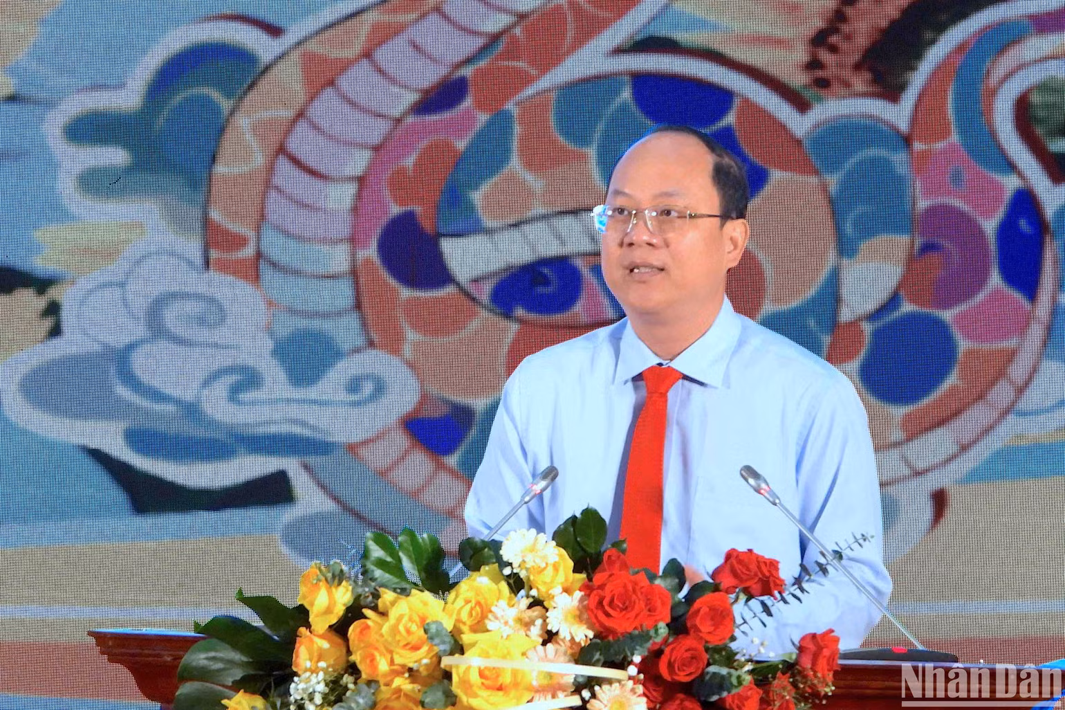 Bí thư Tỉnh ủy Cà Mau Nguyễn Hồ Hải phát biểu tại buổi họp mặt.