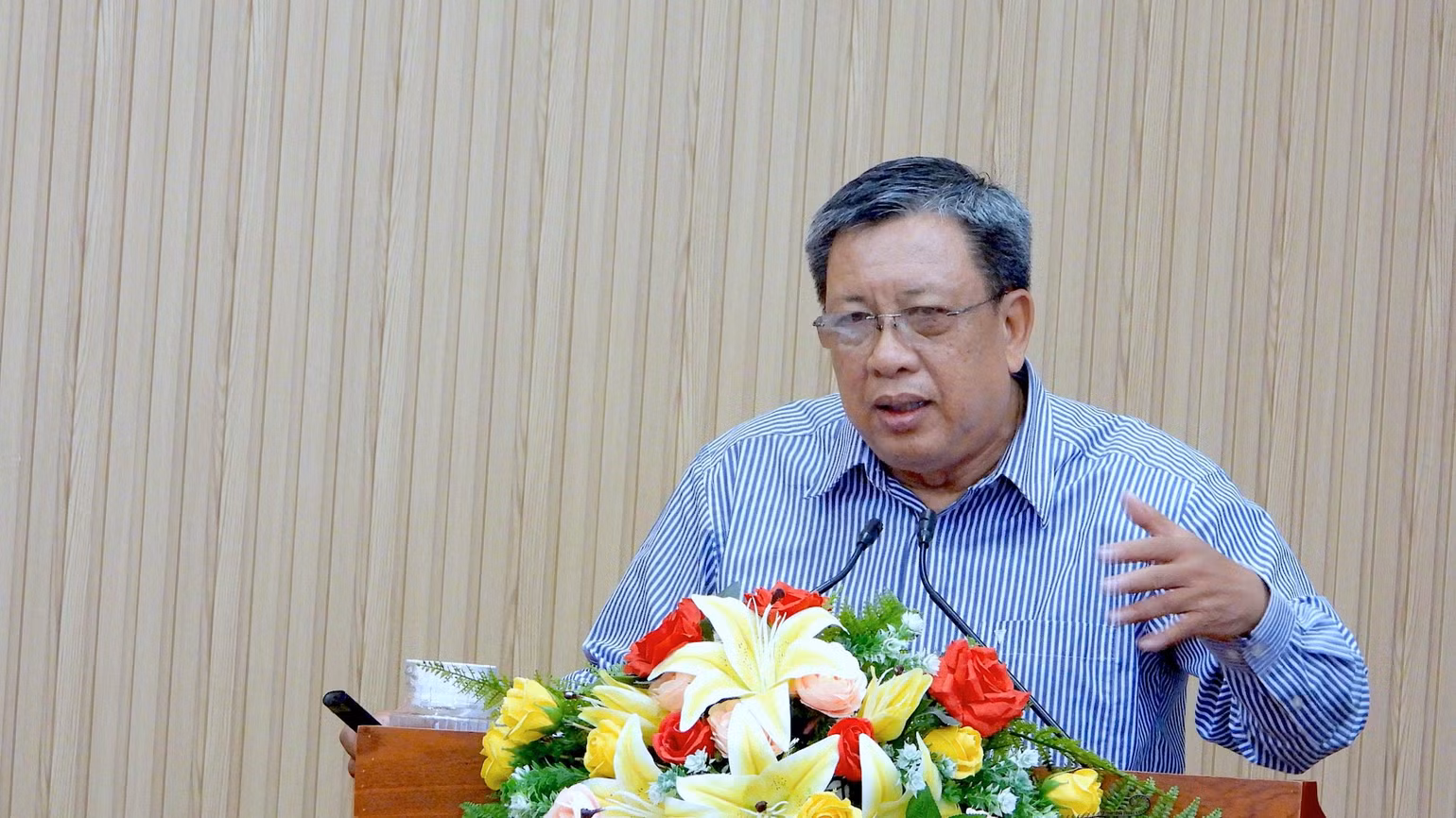 Phó Chủ tịch, kiêm tổng thư ký Hiệp hội ngành hàng lúa gạo Việt Nam Lê Thanh Tùng trình bày tại hội nghị. Phó Chủ tịch, kiêm tổng thư ký Hiệp hội ngành hàng lúa gạo Việt Nam Lê Thanh Tùng trình bày tại hội nghị.