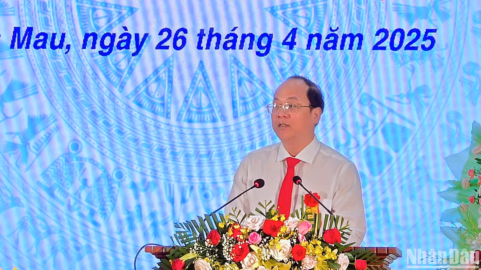 Bí thư Tỉnh ủy Cà Mau Nguyễn Hồ Hải đọc diễn văn tại buổi họp mặt. Bí thư Tỉnh ủy Cà Mau Nguyễn Hồ Hải đọc diễn văn tại buổi họp mặt.