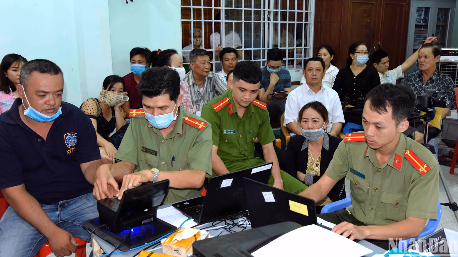 Với nhiều cách làm linh hoạt, đến 29/5 vừa qua, Công an Cà Mau hoàn thành cấp căn cước công dân cho 100% công dân đủ điều kiện.